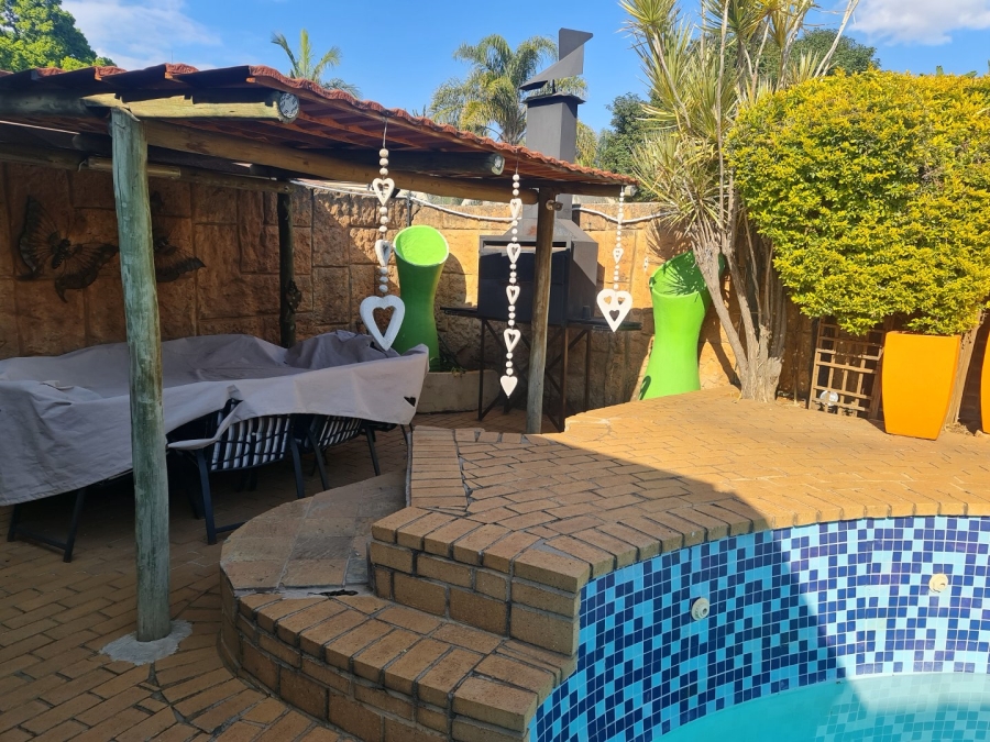 4 Bedroom Property for Sale in Protea Park North West